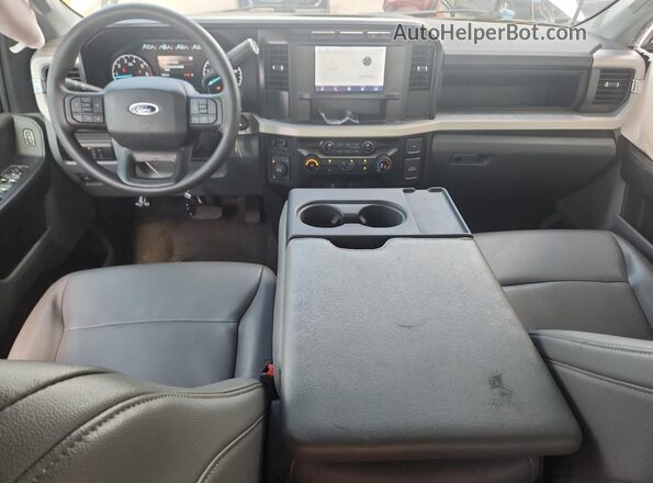 1FT7X2BAXREC40801 2024 FORD F250 White Dashboard view