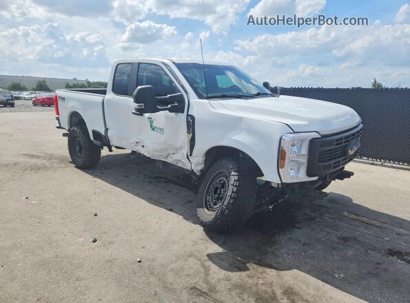 1FT7X2BAXREC40801 2024 FORD F250 White Front right