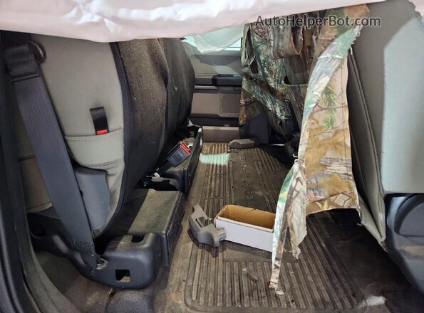 1FT7X2BN4NED20463 2022 FORD F250 Gray Widok tylnych siedzeń