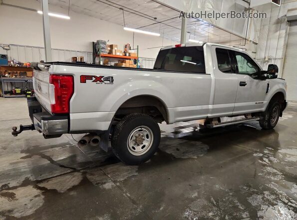 1FT7X2BT3HEE02638 2017 FORD F250 Silver Trasero derecho