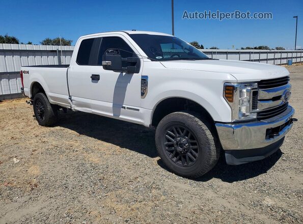 1FT7X2BT6KEG76357 2019 FORD F250 White Przód prawy