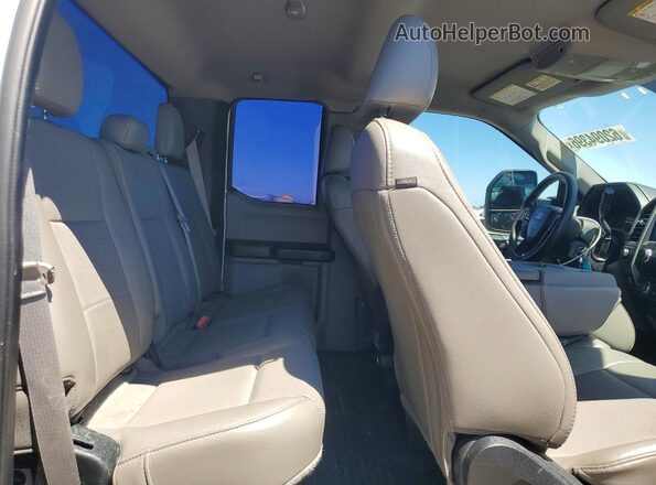 1FT7X2BT6KEG76357 2019 FORD F250 White Widok tylnych siedzeń