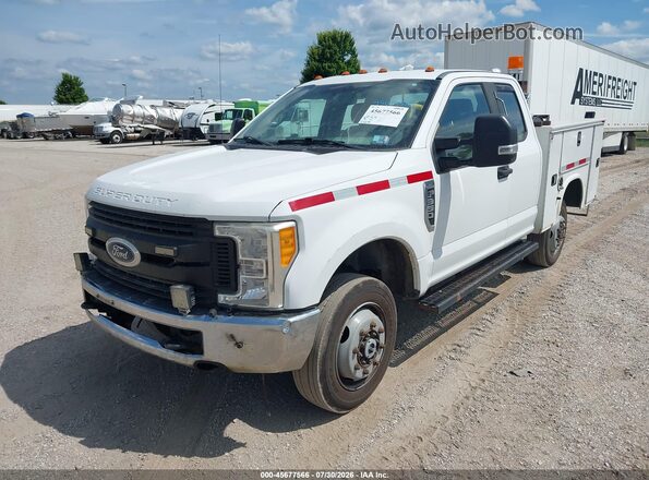 1FT7X3B6XHEE05018 2017 FORD F350 Белый Передняя левая четверть