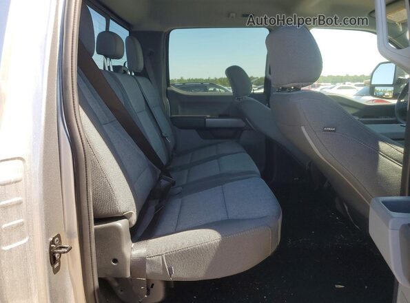 1FT8W2BA9REG01149 2024 FORD F250 Silver Widok tylnych siedzeń