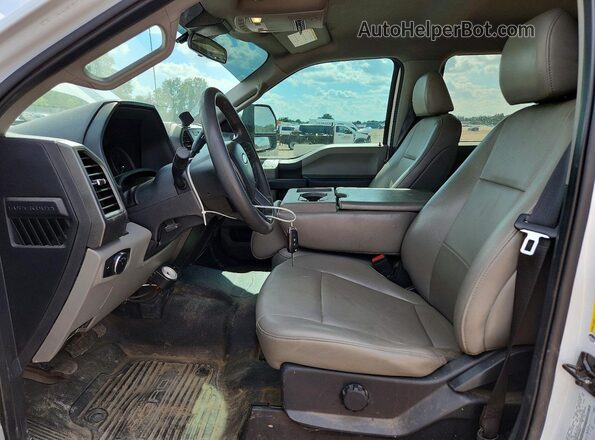 1FT8W2BT9NEE36943 2022 FORD F250 White Widok wnętrza z przodu