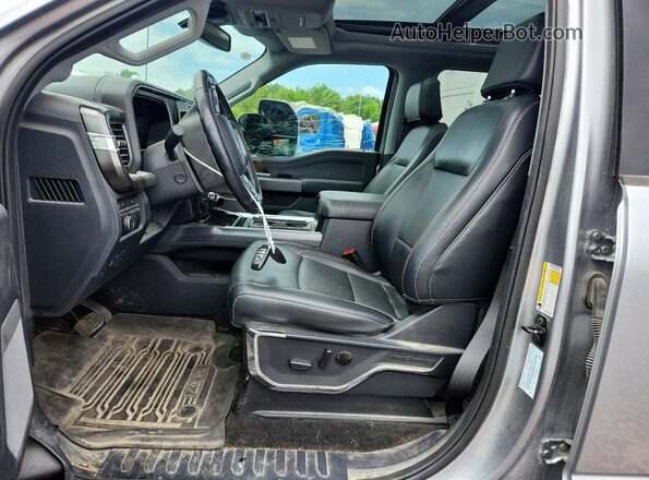 1FT8W3BN7RED27944 2024 FORD F350 Silver Widok wnętrza z przodu