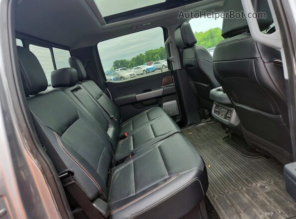 1FT8W3BN7RED27944 2024 FORD F350 Silver Widok tylnych siedzeń