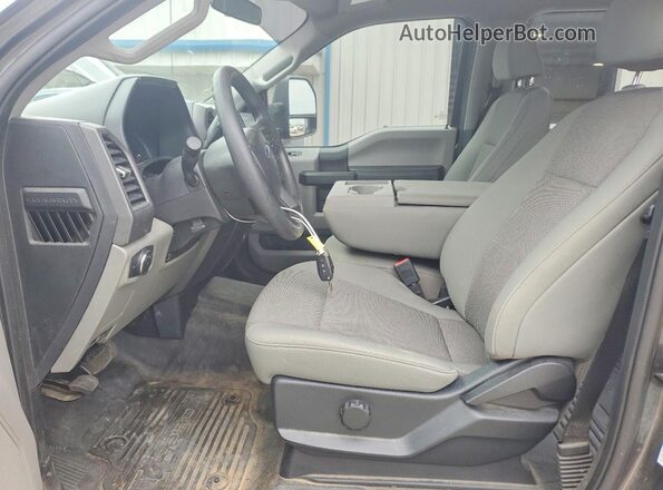 1FT8W3BTXLEE17546 2020 FORD F350 Серебряный Вид салона спереди