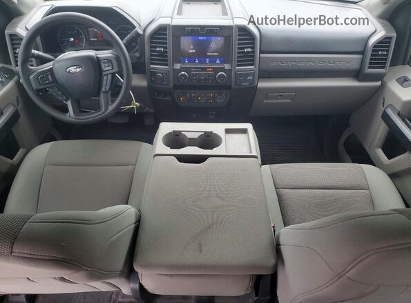 1FT8W3BTXLEE17546 2020 FORD F350 Серебряный Вид панели приборов