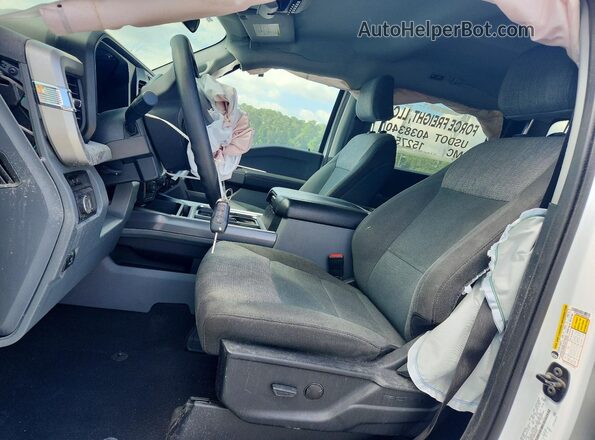 1FT8W3DTXRED20207 2024 FORD F350 White Widok wnętrza z przodu