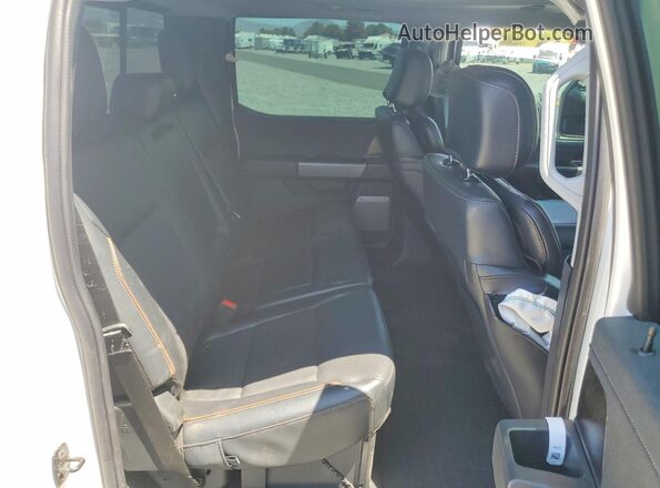 1FT8W4DT5SED24032 2025 FORD F450 White Vista interior trasera