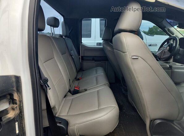 1FT8X3B68MED06065 2021 FORD F350 Белый Вид задних сидений