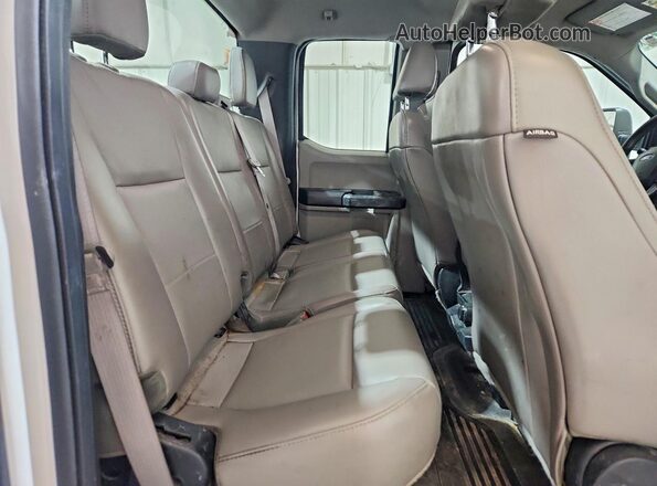 1FT8X3BT3JEB36683 2018 FORD F350 White Vista de los asientos traseros