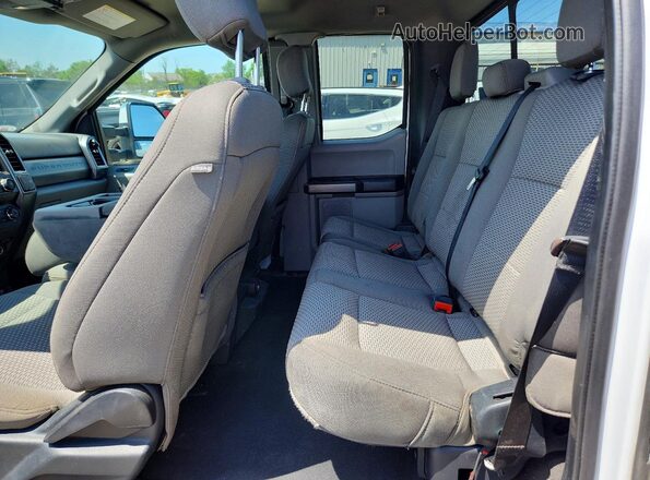 1FT8X3BT4LEC15539 2020 FORD F350 White Rear seats view
