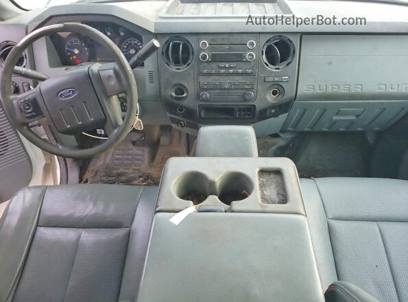 1FTBF2A60GEC02372 2016 FORD F250 White Widok deski rozdzielczej