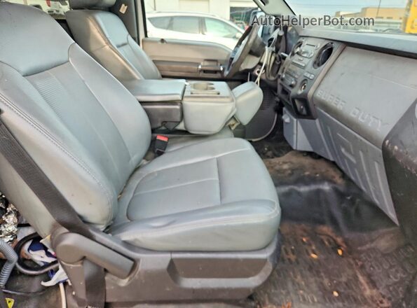 1FTBF2A60GEC02372 2016 FORD F250 White Widok tylnych siedzeń