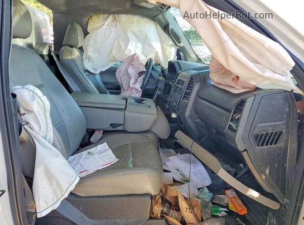 1FTBF2A64KEE62668 2019 FORD F250 White Widok wnętrza z przodu