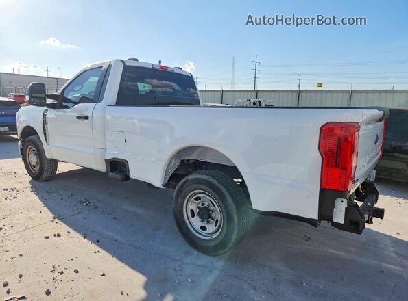 1FTBF2AA1PEE21944 2023 FORD F250 White Tył lewy