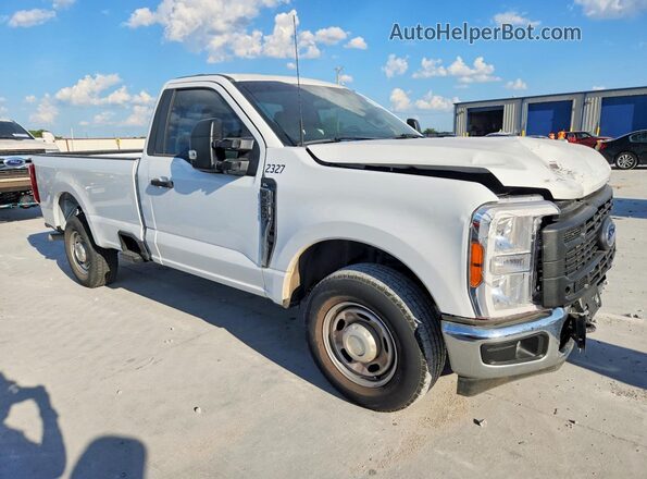 1FTBF2AA1PEE21944 2023 FORD F250 White Przód prawy