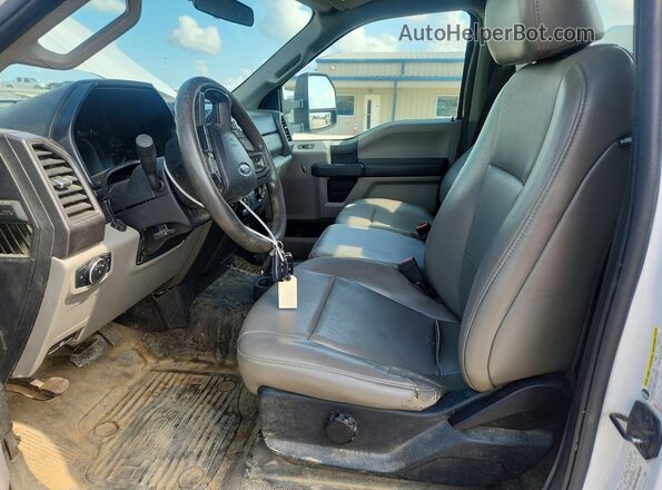 1FTBF2B66LEE88236 2020 FORD F250 Белый Вид салона спереди