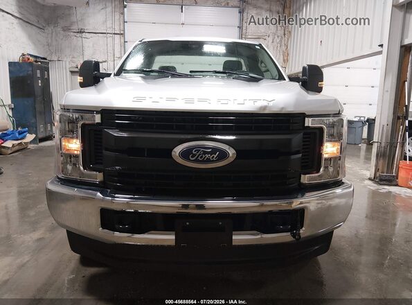 1FTBF2B69JEC84074 2018 FORD F-250 Silver Widok zestawu wskaźników