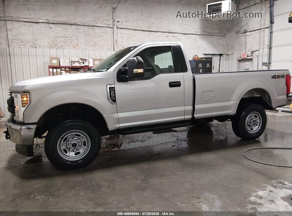1FTBF2B69JEC84074 2018 FORD F-250 Silver Widok wnętrza 360 stopni