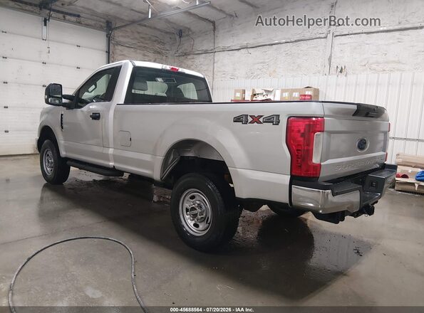 1FTBF2B69JEC84074 2018 FORD F-250 Silver Tył lewy