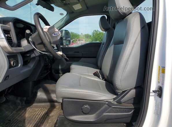 1FTBF2BT1REC98066 2024 FORD F250 White Vista interior delantera
