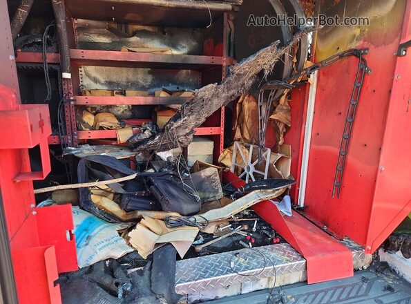 1FTBR1Y84TKA67465 2026 FORD TRANSIT Белый Вид задней части салона