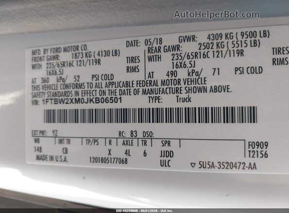 1FTBW2XM0JKB06501 2018 FORD TRANSIT-350 White Vista del compartimento del motor