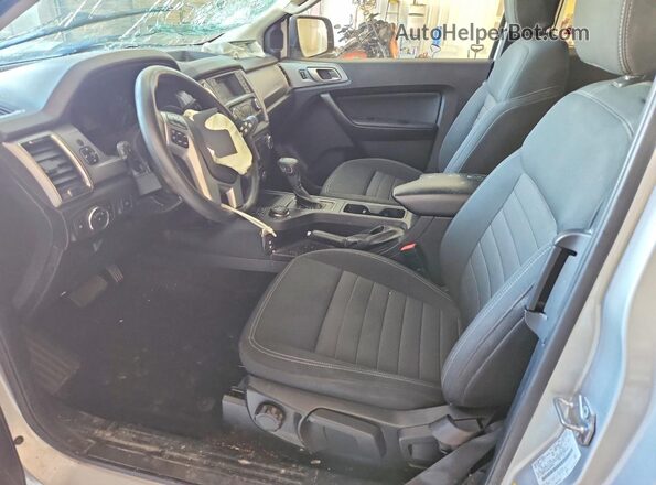 1FTER1FH5KLB20084 2019 FORD RANGER Silver Front interior view