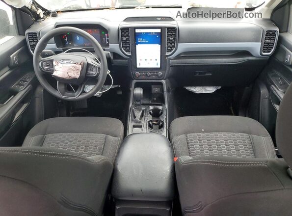1FTER4BH6SLE01947 2025 FORD RANGER Black Widok deski rozdzielczej