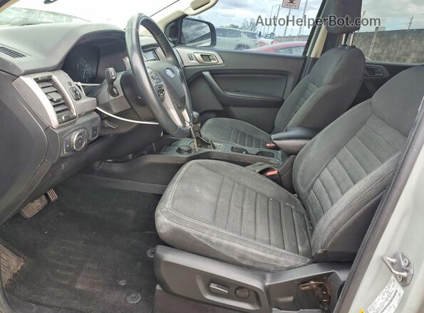 1FTER4FH9PLE34202 2023 FORD RANGER Silver Widok wnętrza z przodu