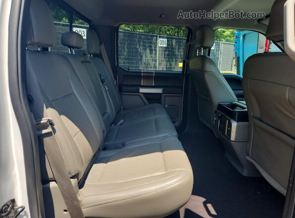 1FTEW1CP0GKE54752 2016 FORD F150 White Widok tylnych siedzeń