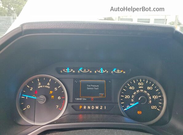 1FTEW1CP0HFA32927 2017 FORD F150 Silver Widok zestawu wskaźników