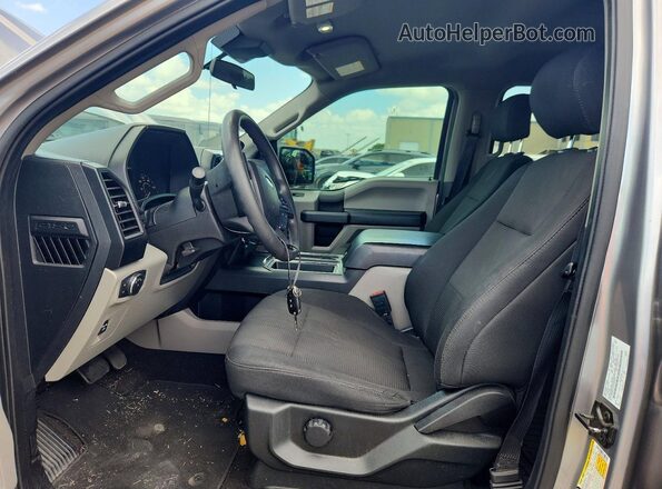 1FTEW1CP4LFB32974 2020 FORD F150 Серебряный Вид салона спереди