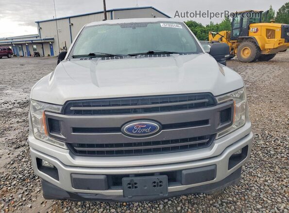 1FTEW1CP6JKC92567 2018 FORD F150 Silver Widok z przodu