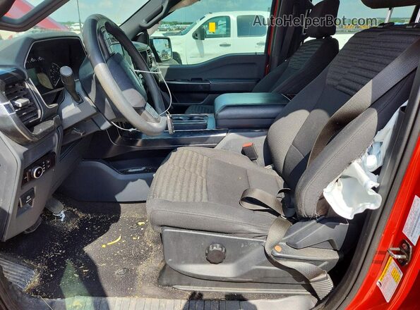 1FTEW1CP6PKD59144 2023 FORD F150 Red Vista interior delantera