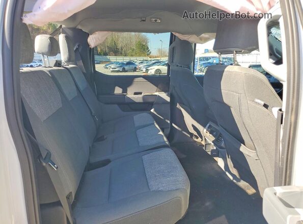 1FTEW1CP8PKF18990 2023 FORD F150 White Widok tylnych siedzeń