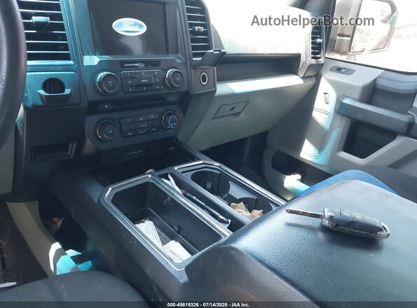 1FTEW1CP9JFC02918 2018 FORD F150 Серебряный Вид панели приборов