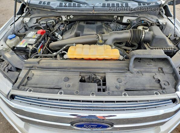 1FTEW1E49KFA09303 2019 FORD F150 White უკანა სალონის ხედი