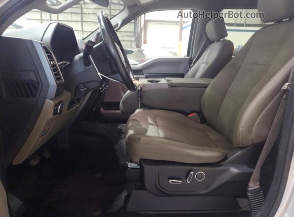 1FTEW1E57JKC61310 2018 FORD F150 Silver Vista interior delantera