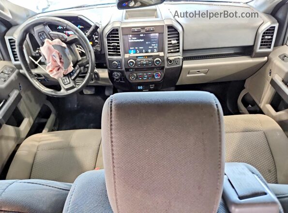 1FTEW1E58JKF79081 2018 FORD F150 White Widok deski rozdzielczej