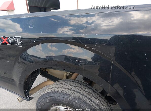 1FTEW1E82HKE26183 2017 FORD F150 Черный Вид щитка приборов