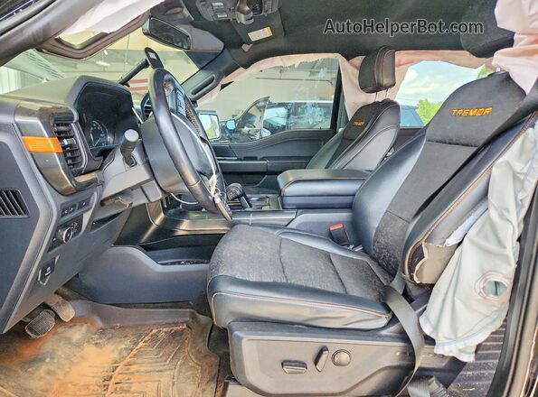 1FTEW1E85NFB07090 2022 FORD F150 Black Widok wnętrza z przodu