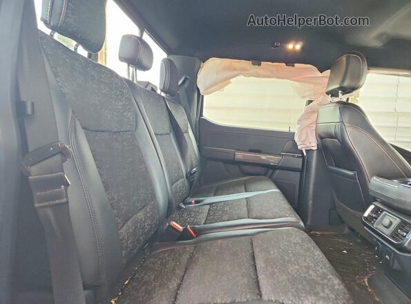 1FTEW1E85NFB07090 2022 FORD F150 Black Widok tylnych siedzeń