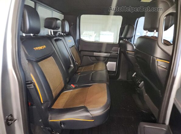 1FTEW1E88NFB30976 2022 FORD F150 Silver Rear seats view