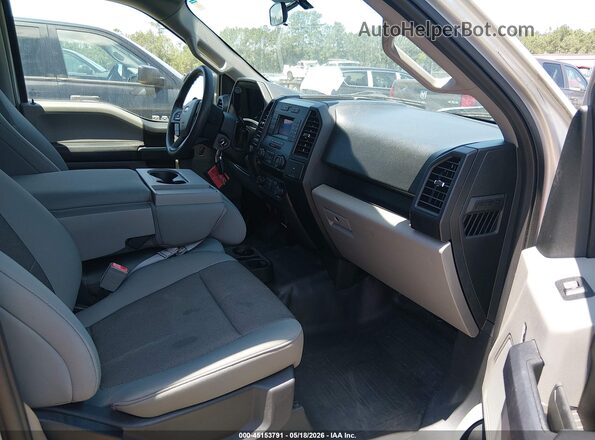 1FTEW1EB1JKF08486 2018 FORD F150 Серебряный Вид салона спереди