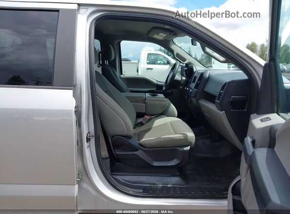 1FTEW1EB7JFD04994 2018 FORD F150 Silver Widok wnętrza z przodu