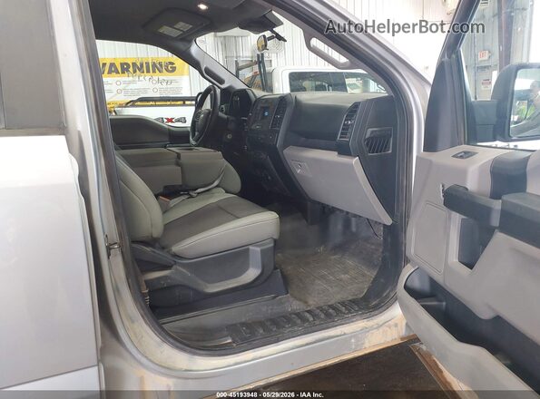 1FTEW1EB9LKE82075 2020 FORD F150 Gray Widok wnętrza z przodu